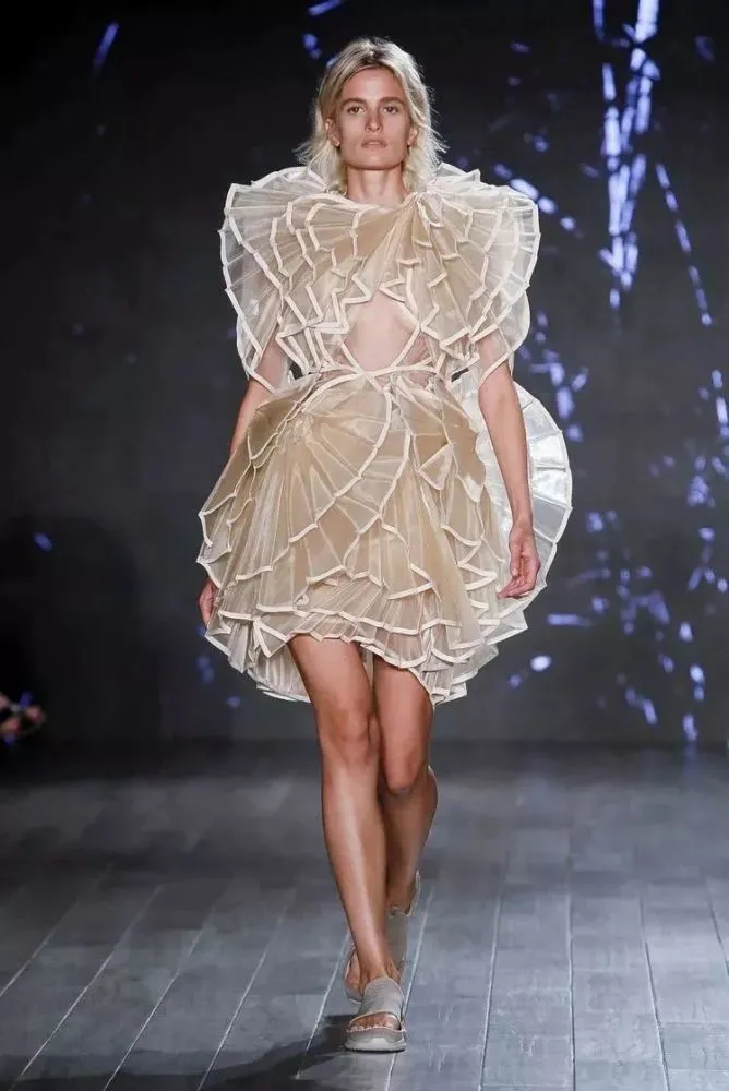 《时尚女编辑》_时尚女编辑剧照_时尚女编辑下载