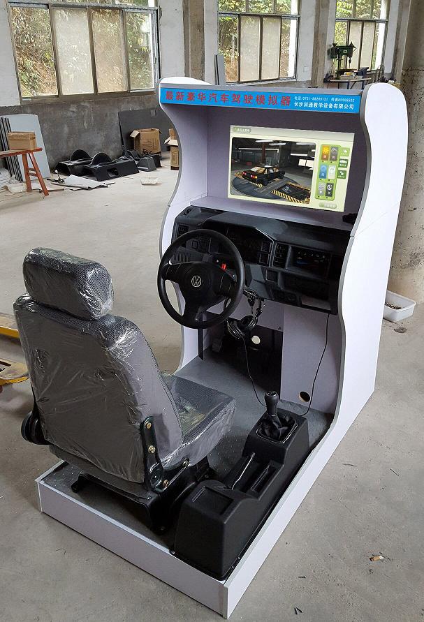 虚拟现实让你身临其境，体验真实汽车驾驶
