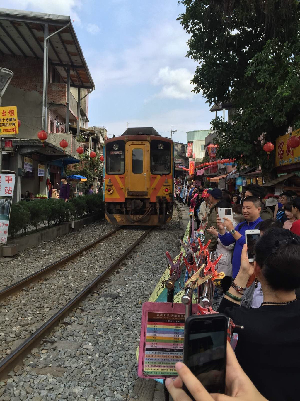 穿越玉京台，探寻古老街区的时空之旅