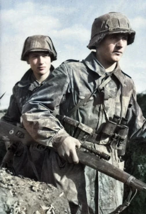 二战中的狙击手游戏手机版-重返二战战场，体验真实狙击手的刺激