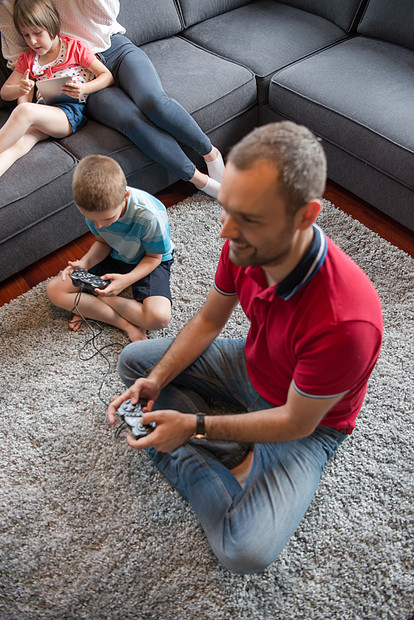适合父母的手机游戏_父母适合手机游戏_适合父母手机游戏有哪些