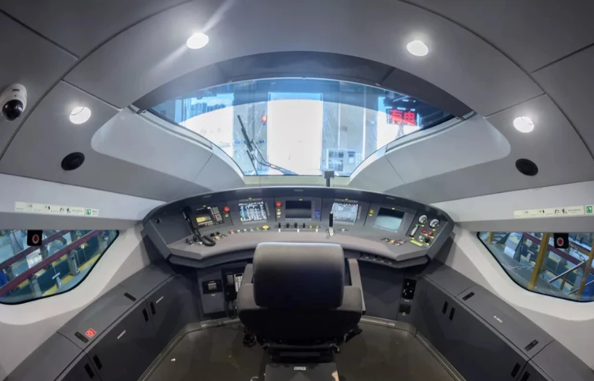 高铁列车手机模拟游戏下载-穿越高铁：驾驶模拟游戏带来的速度与