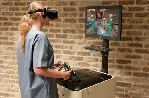 仿电脑手机游戏-虚拟世界VS现实世界：究竟谁更真实？