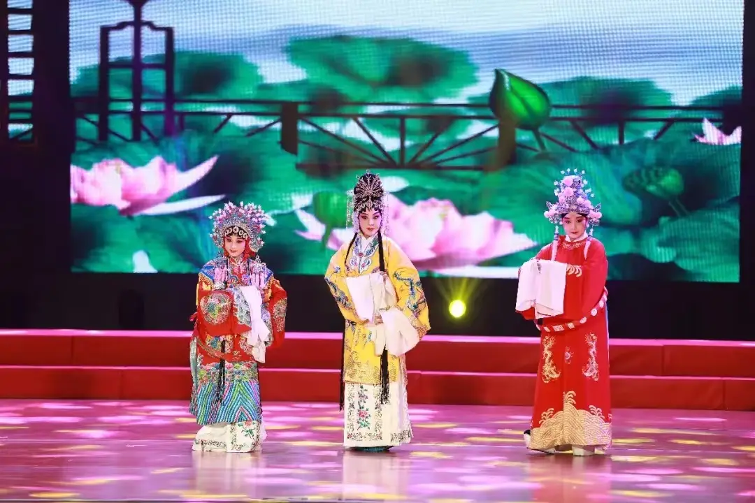 宫廷古装手机游戏_宫廷古装手机游戏有哪些_宫廷古装手机游戏大全