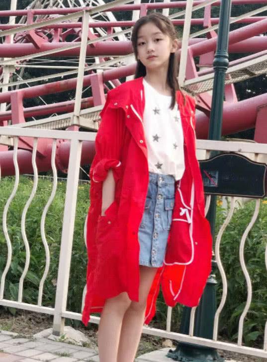 11岁孙女玩手机游戏视频-11 岁小公主沉迷手机游戏，家长的