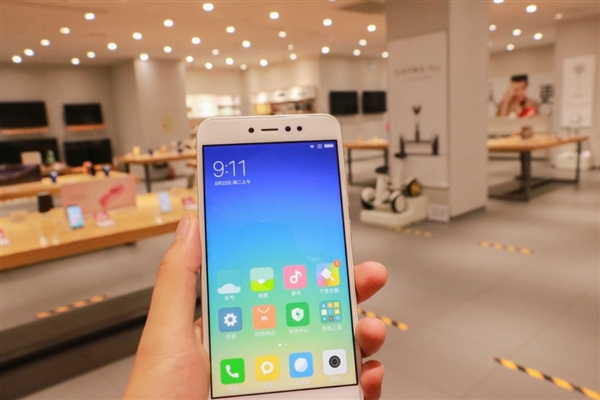 红米note5a-红米 Note5A：情感的载体，记录生活点