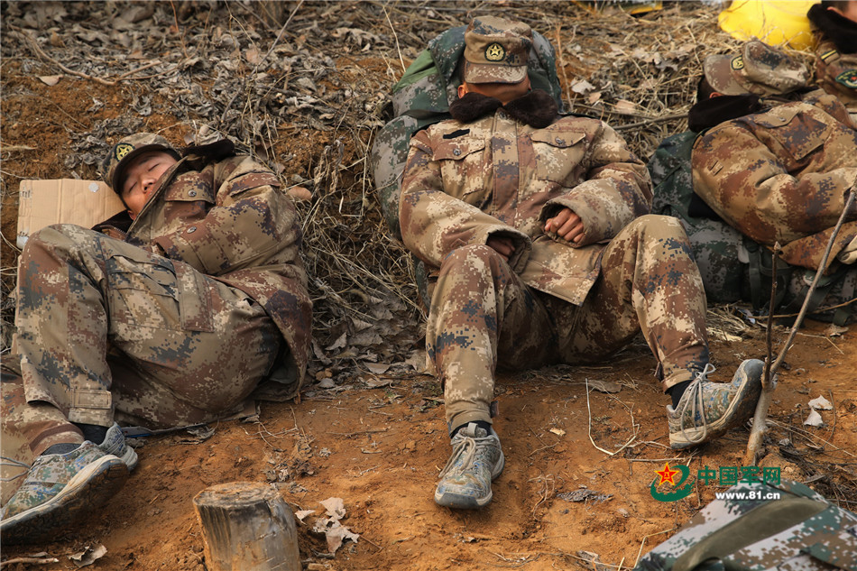 哥哥打游戏吗_兵哥哥打游戏不跟我聊天_兵哥哥有手机就打游戏嘛